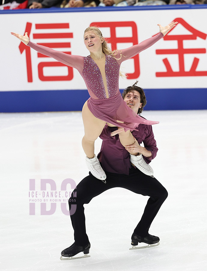 Alicia Fabbri & Paul Ayer (CAN)