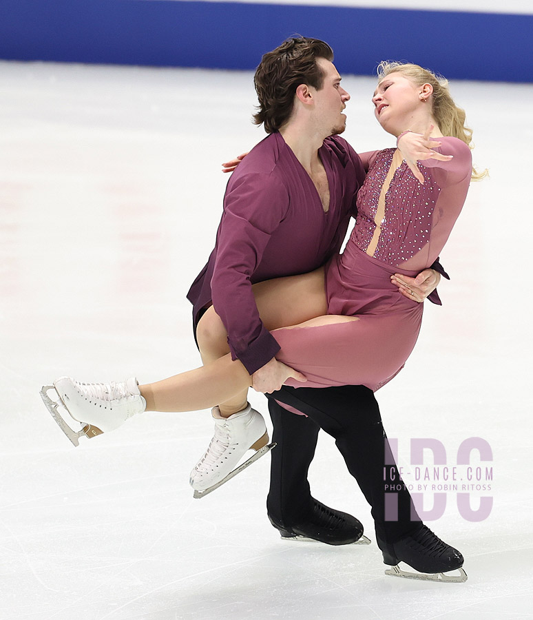 Alicia Fabbri & Paul Ayer (CAN)