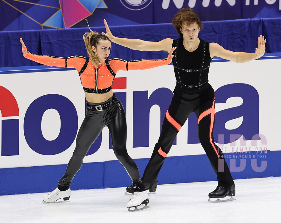 Katarina Wolfkostin & Dimitry Tsarevski (USA)