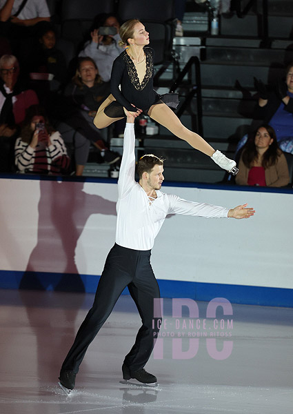 Alisa Efimova & Misha Mitrofanov