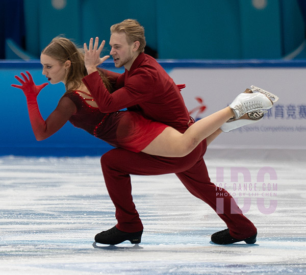 Mariia Pinchuk & Mykyta Pogorielov (UKR)
