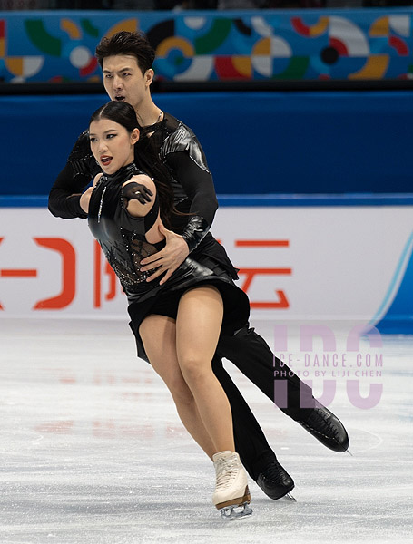 Shiyue Wang & Xinyu Liu (CHN)