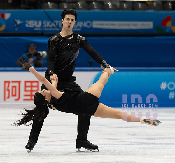 Shiyue Wang & Xinyu Liu (CHN)