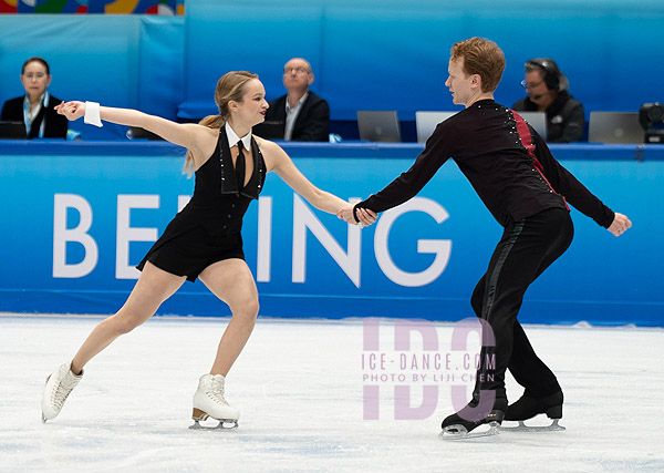 Kristina Dobroserdova & Alessandro Pellegrini (ARM)