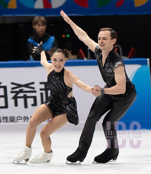 Gaukhar Nauryzova & Boyisangur Datiev (KAZ)