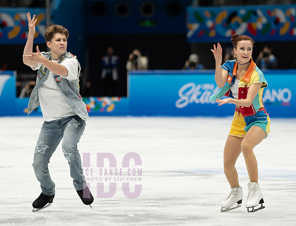 Carolane Soucisse & Shane Firus (IRL)