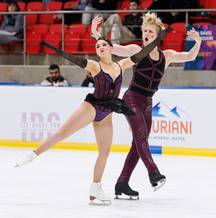 Zoe Larson & Andrii Kapran (UKR)