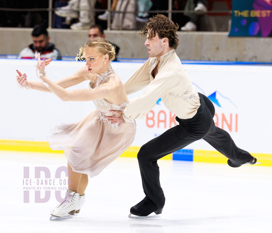 Phebe Bekker & James Hernandez (GBR)