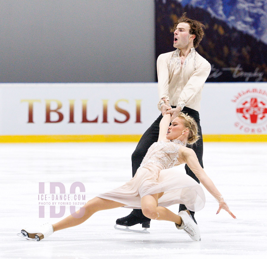 Phebe Bekker & James Hernandez (GBR)