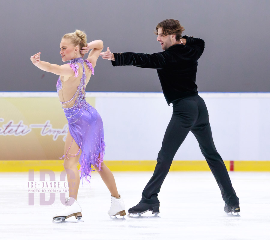 Phebe Bekker & James Hernandez (GBR)