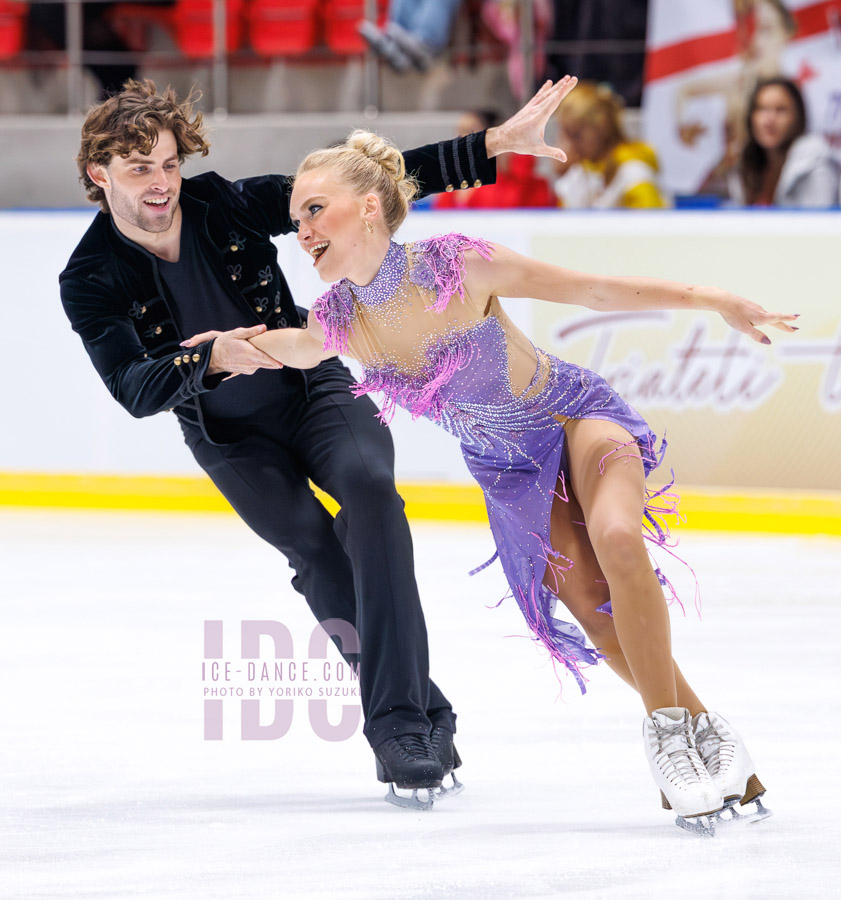 Phebe Bekker & James Hernandez (GBR)
