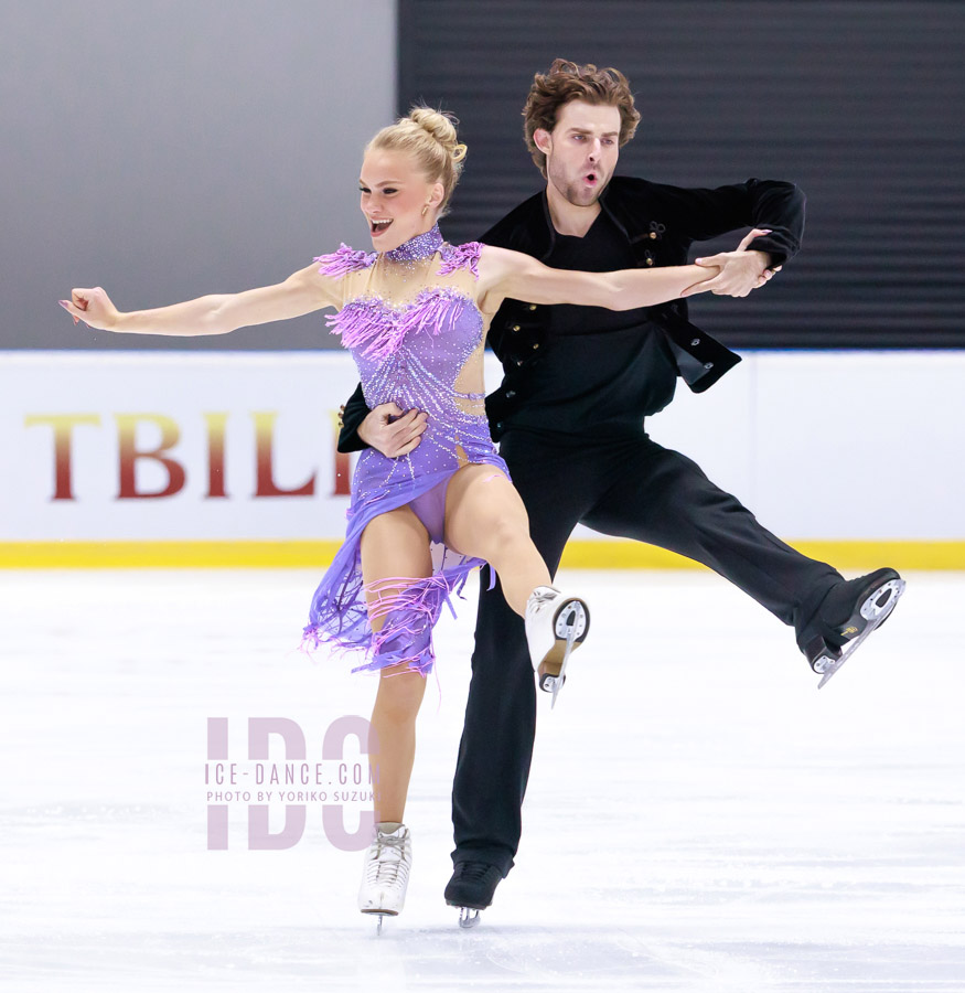 Phebe Bekker & James Hernandez (GBR)