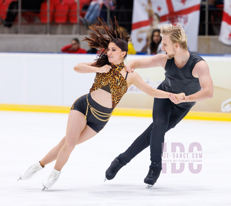 Zoe Larson & Andrii Kapran (UKR)