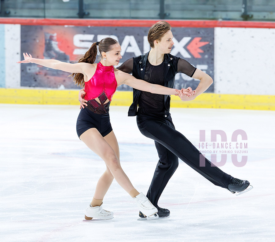 Ksenia Sipunova & Miron Korjagin (EST)