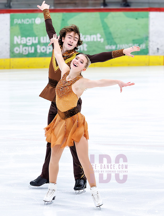 Eva Pate & Logan Bye (USA)