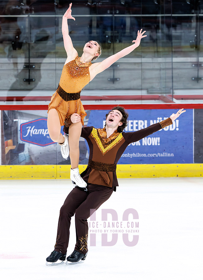 Eva Pate & Logan Bye (USA)