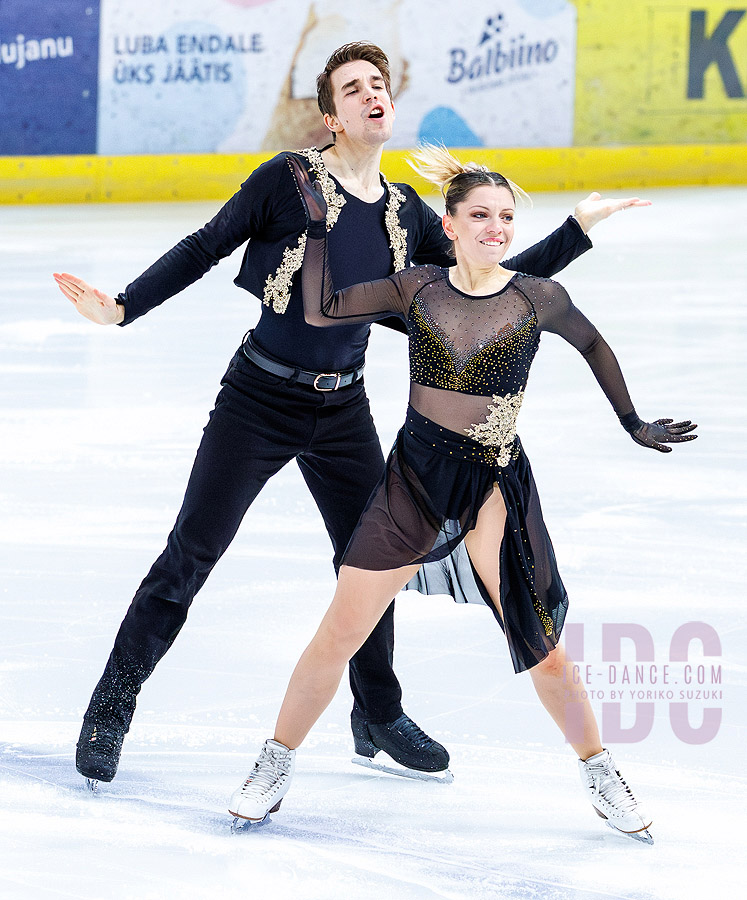 Victoria Manni & Carlo Roethlisberger (ITA)