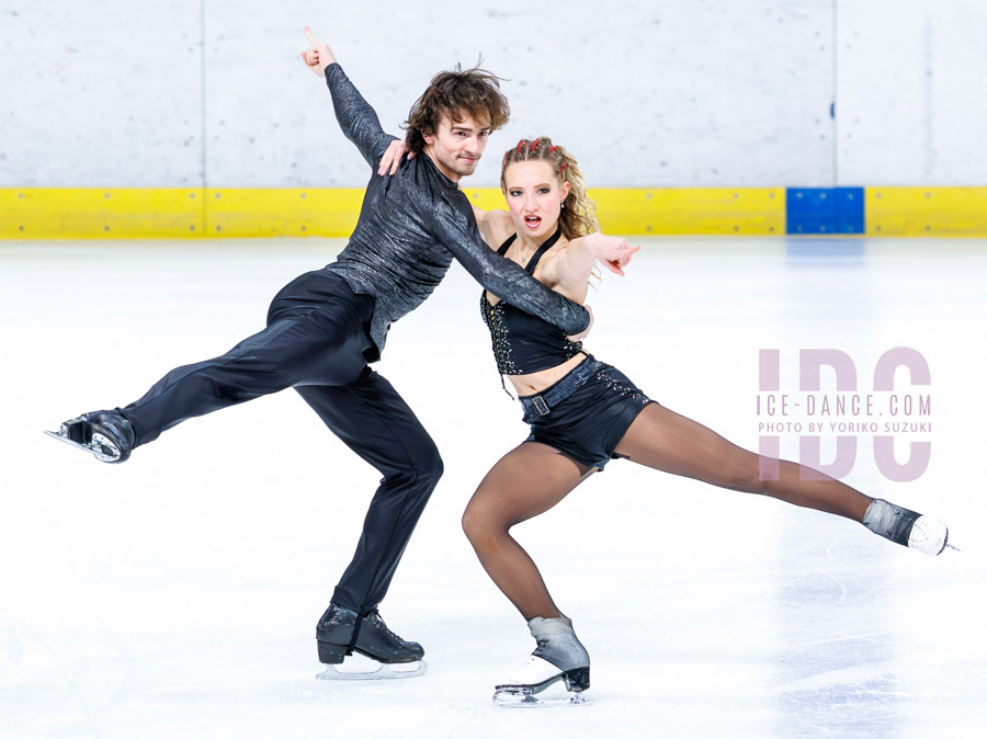 Eva Pate & Logan Bye (USA)