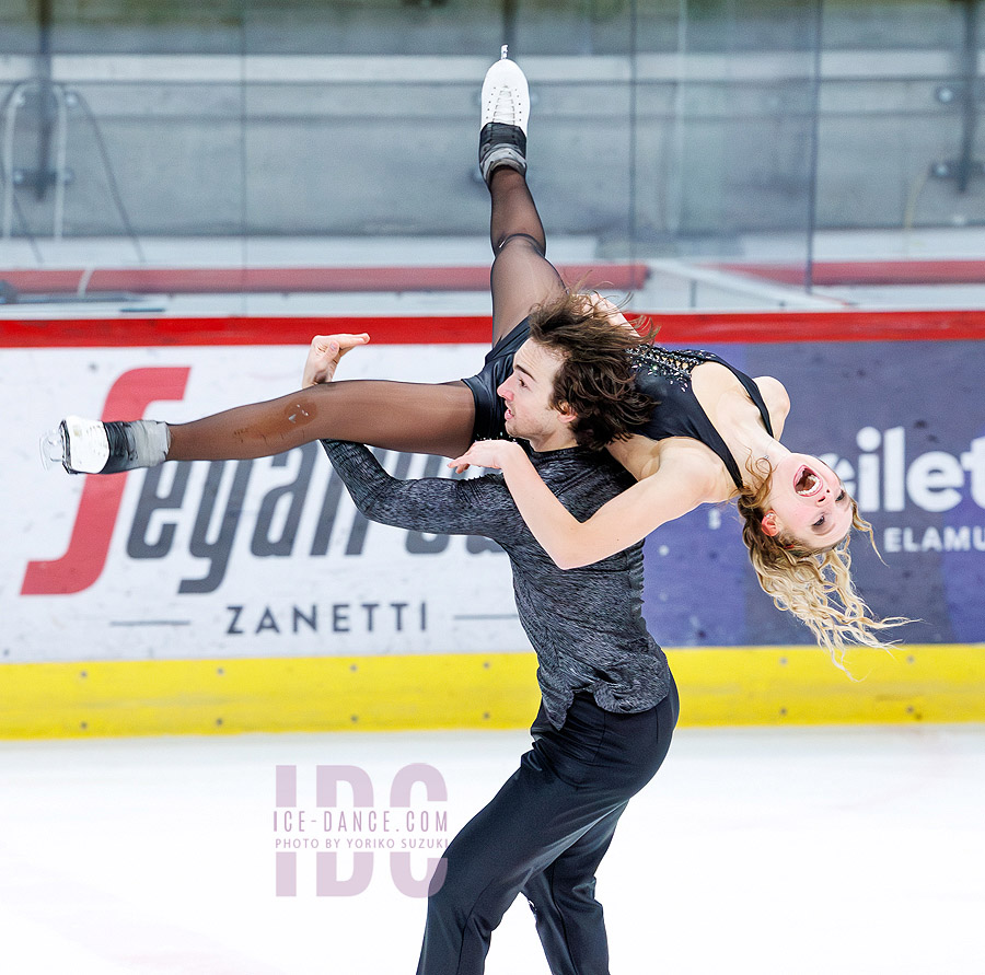 Eva Pate & Logan Bye (USA)