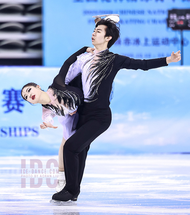 Nuoyi Wang & Junqi Zhao