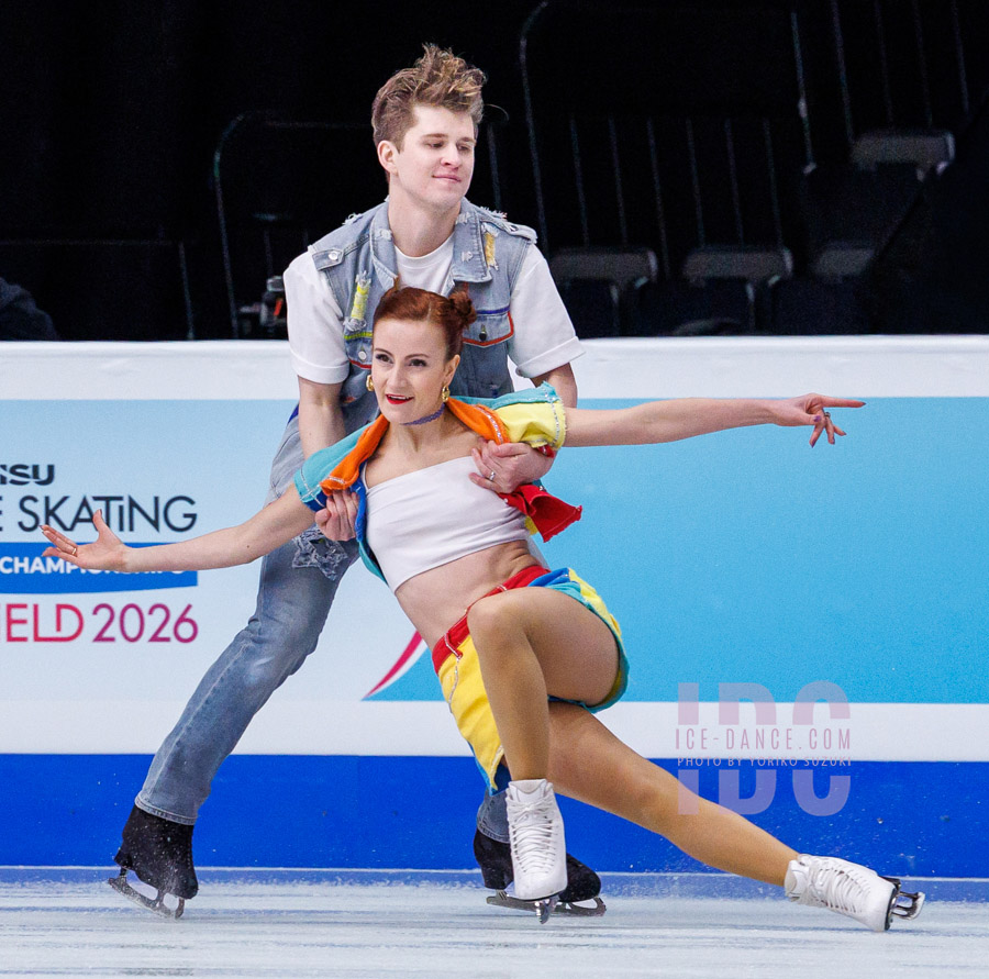 Carolane Soucisse & Shane Firus (IRL)