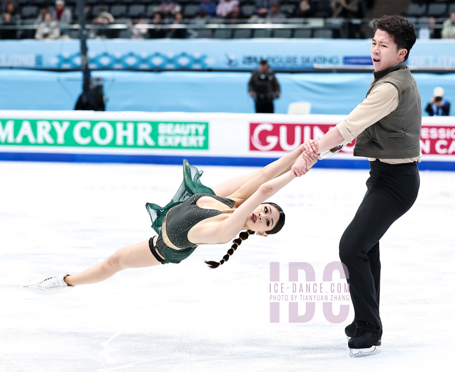 Zixi Xiao & Linghao He (CHN)