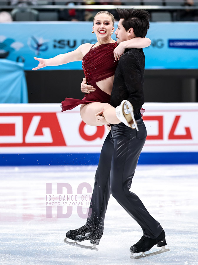 Lily Hensen & Nathan Lickers (CAN)