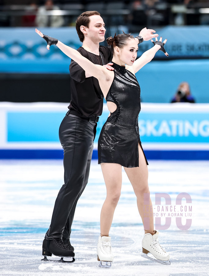 Gaukhar Nauryzova & Boyisangur Datiev (KAZ)