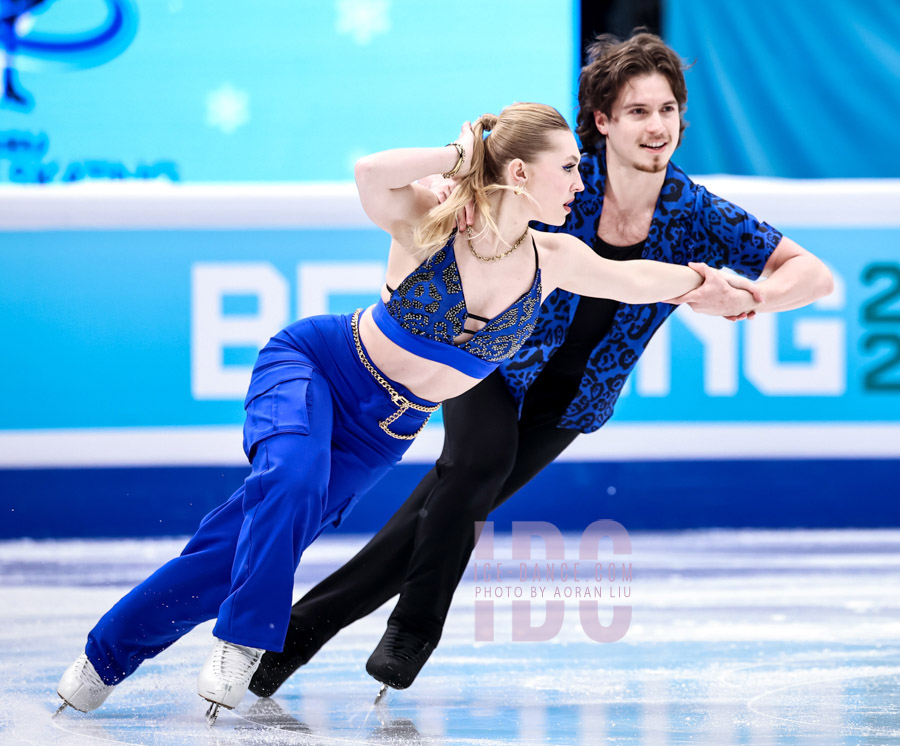 Alicia Fabbri & Paul Ayer (CAN)