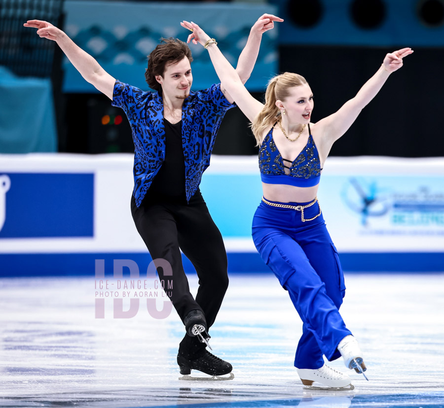 Alicia Fabbri & Paul Ayer (CAN)
