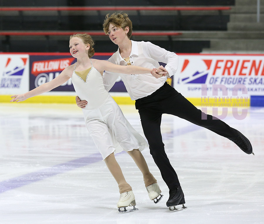 Chloe Abendroth & Jami Becker