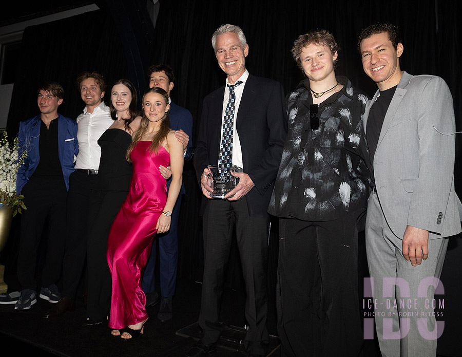 Byron Allen and Cast Members from Stars On Ice