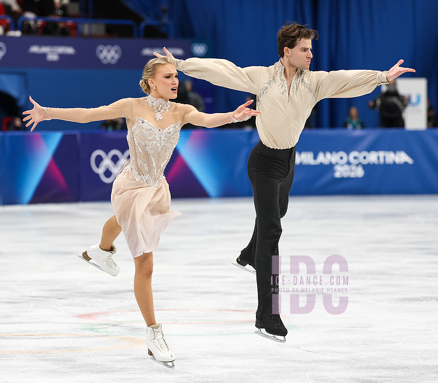Phebe Bekker & James Hernandez (GBR)