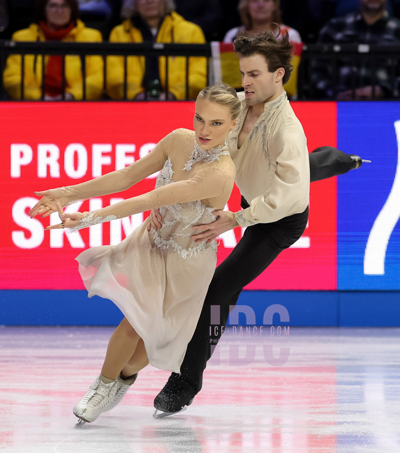 Phebe Bekker & James Hernandez (GBR)