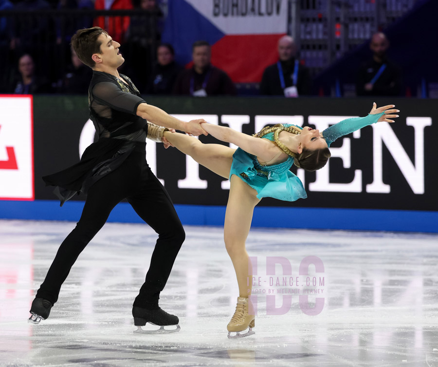 Marie-Jade Lauriault & Romain Le Gac (CAN)