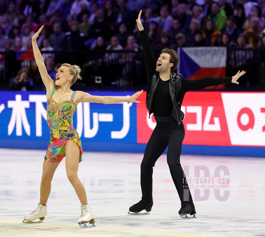 Phebe Bekker & James Hernandez (GBR)