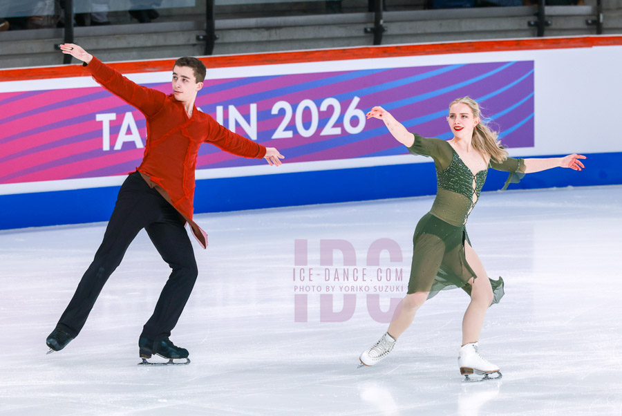 Jasmine Robertson & Chase Rohner (USA)