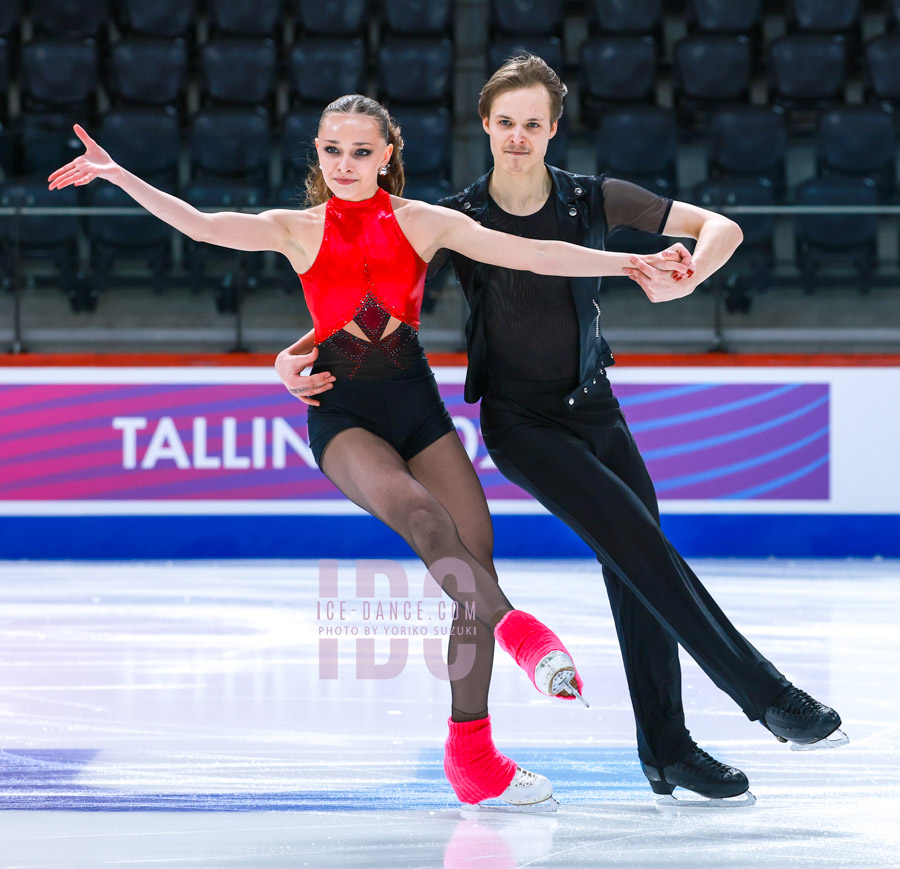 Ksenia Sipunova & Miron Korjagin (EST)