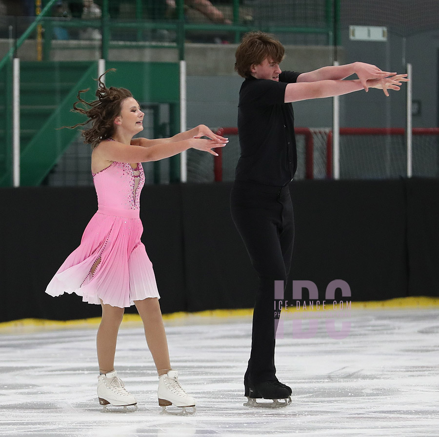 Molli Taylorson & Steven Moore