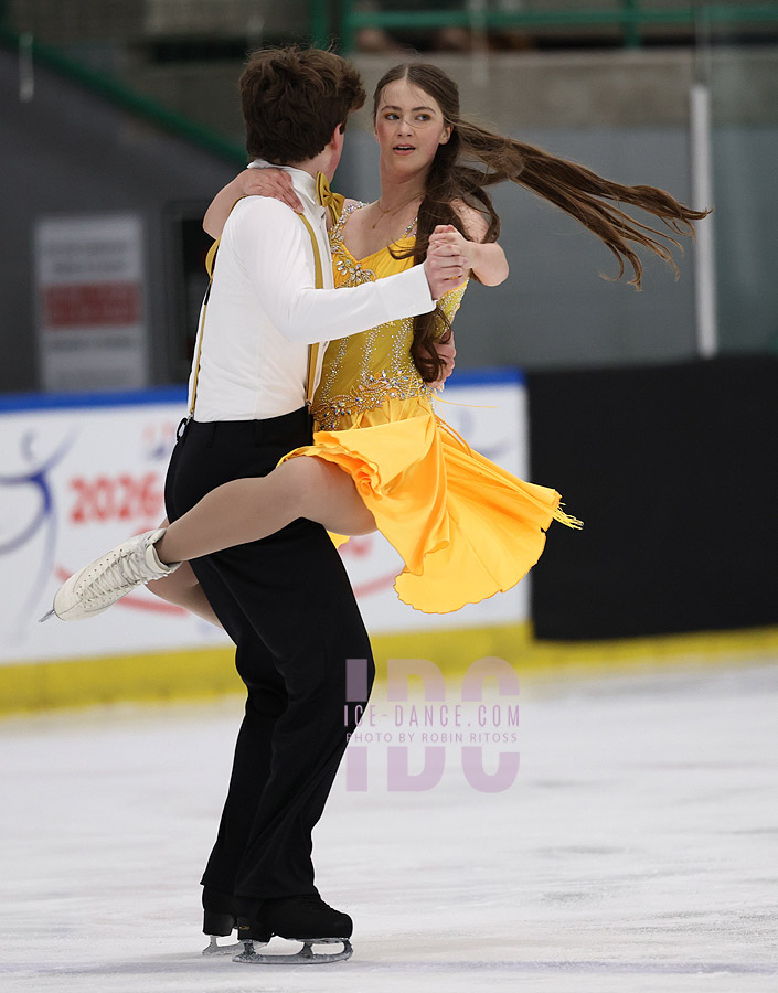 Vanessa Hollis & Evan Hollis