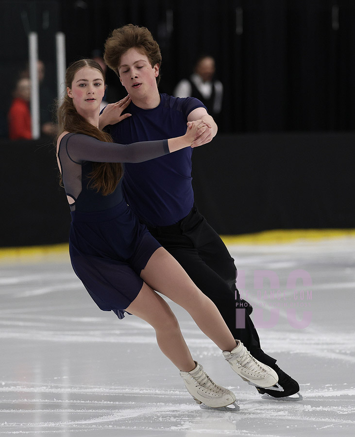 Vanessa Hollis & Evan Hollis