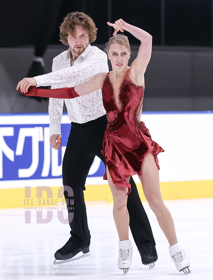 Ekaterina Mironova & Evgenii Ustenko (AIN2)