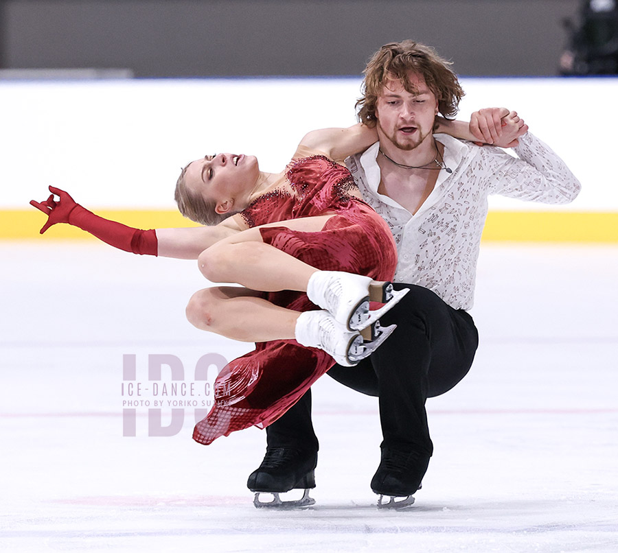 Ekaterina Mironova & Evgenii Ustenko (AIN2)