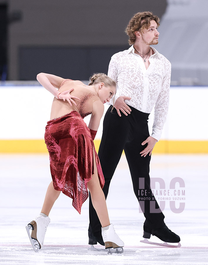 Ekaterina Mironova & Evgenii Ustenko (AIN2)