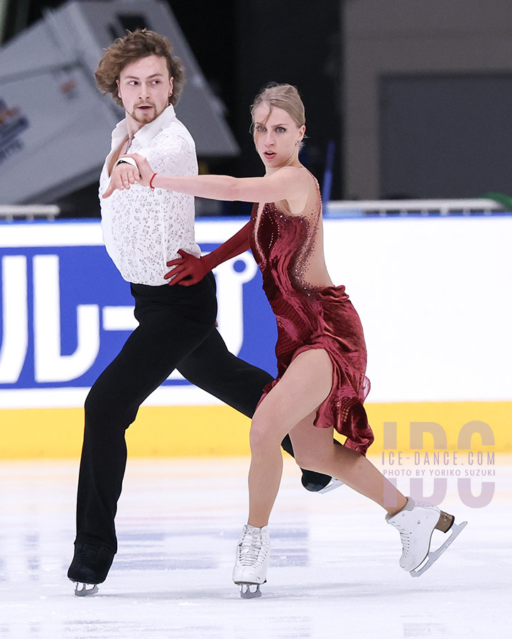 Ekaterina Mironova & Evgenii Ustenko (AIN2)
