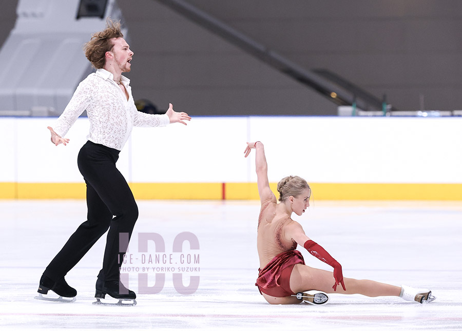 Ekaterina Mironova & Evgenii Ustenko (AIN2)