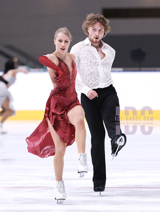 Ekaterina Mironova & Evgenii Ustenko (AIN2)