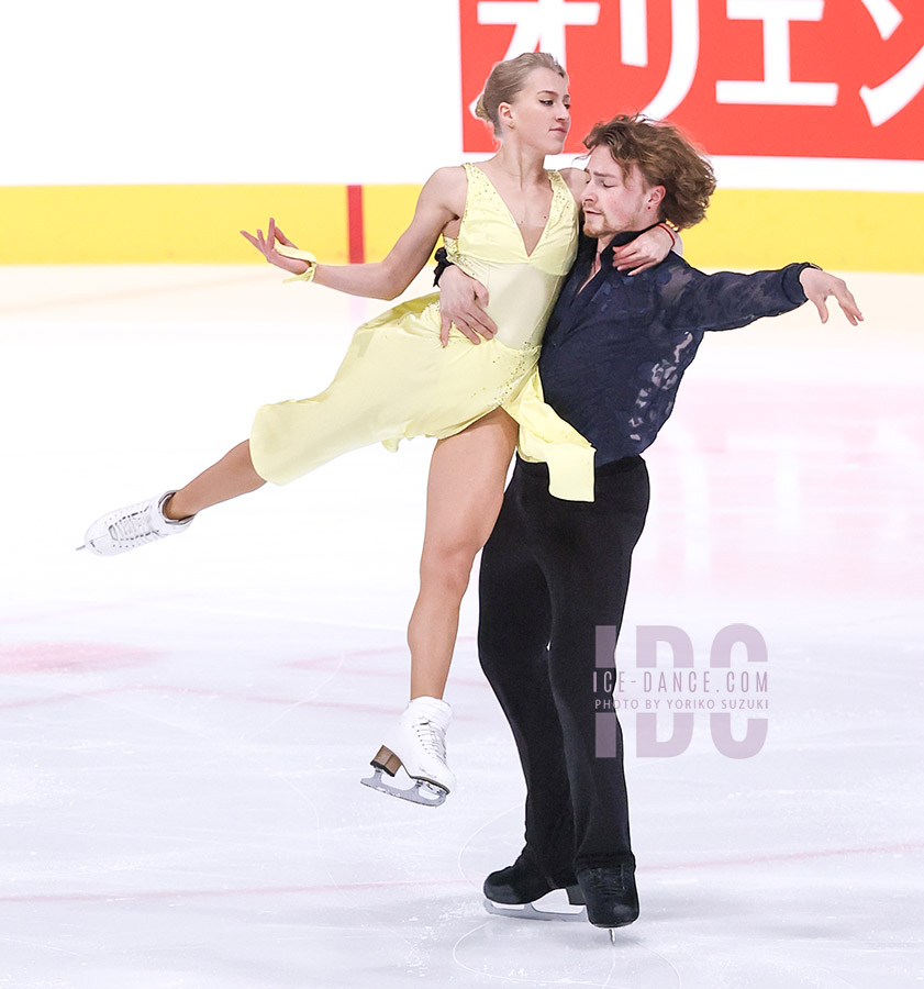 Ekaterina Mironova & Evgenii Ustenko (AIN2)