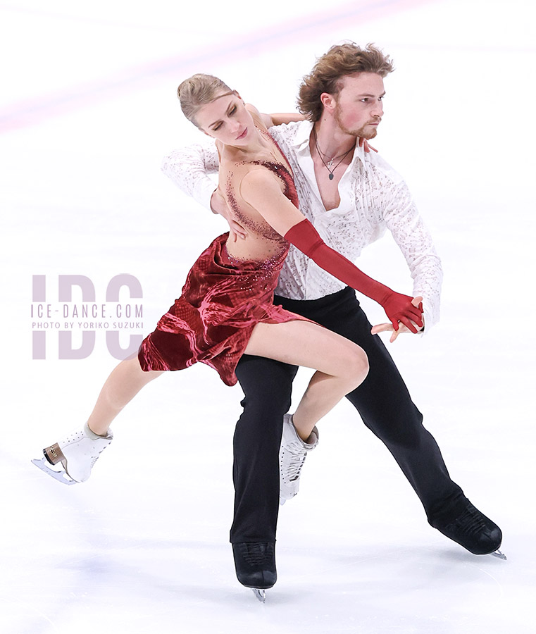 Ekaterina Mironova & Evgenii Ustenko (AIN2)