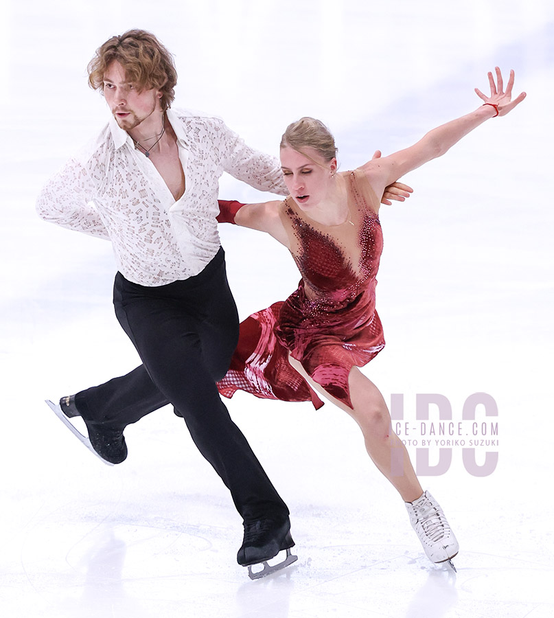 Ekaterina Mironova & Evgenii Ustenko (AIN2)